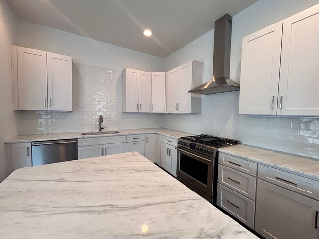 Photo - 913 14th Ave S