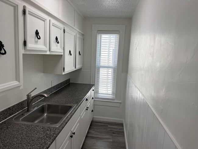 201 Cartier St Unit 1
