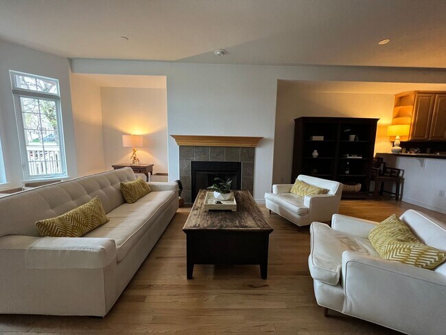 Photo - BEAUTIFUL 3 Bed 3.5 Bath Townhome in Dakota Ridge Village in North Boulder