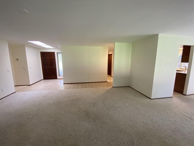 Photo - 501 E Michelle Dr