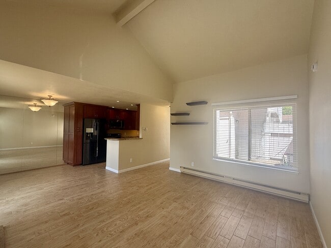 Photo - 2657 Kentworth Way