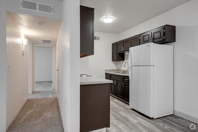 2BR, 2BA - 766SF