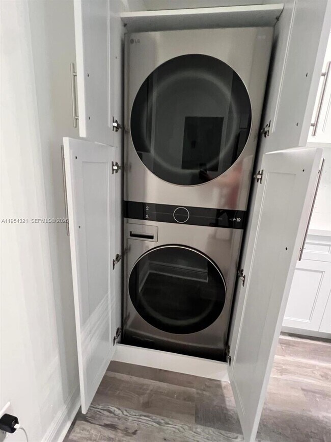 Photo - 5091 NW 7th St Unidad 109