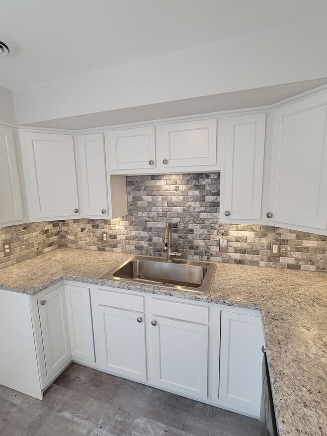 Photo - 505 7th Ave