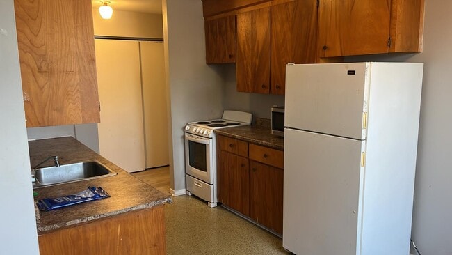 Photo - 67 Caledonia Rd Unit 4