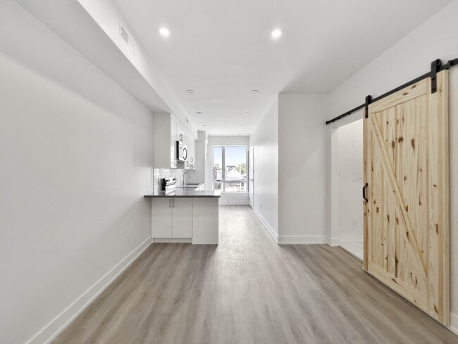 Photo - 531-531 Delaware Ave N Unit 1FM