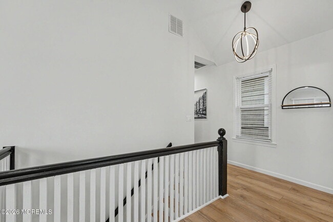 100 10th Ave