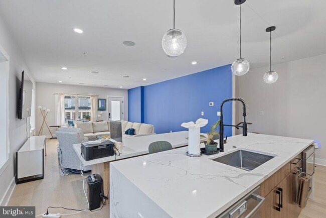 Photo - 615 Irving St NW Unidad 1F