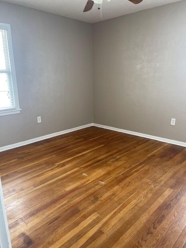 1508 Sunset Blvd