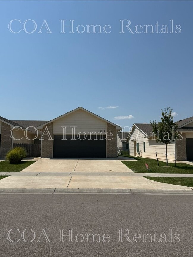 Photo - 1719 S Limuel Cir