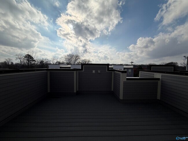 Photo - 14 Walnut St NE