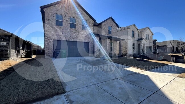 Photo - 1908 Briar Hl Dr