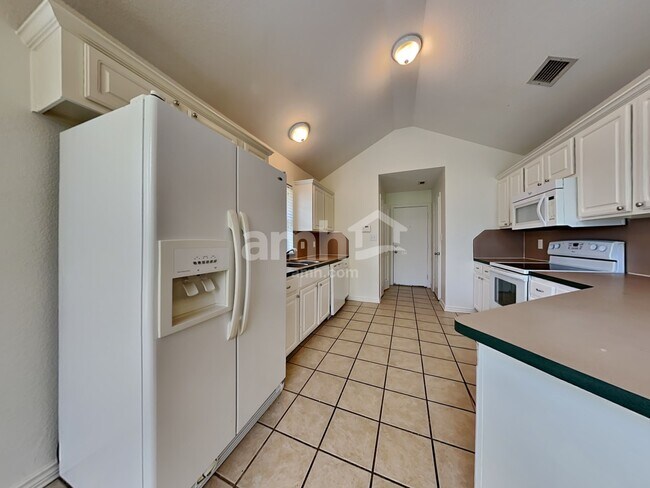 Photo - 2144 Glenn Ln