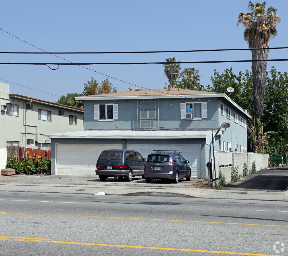 Photo - 14933 Burbank Blvd