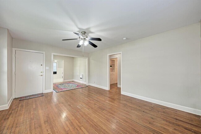 Photo - 1505 Justin Ln