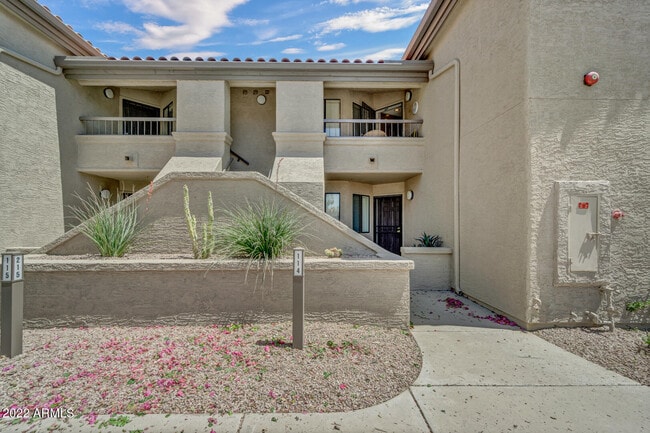 9460 E Mission Ln Unidad 214