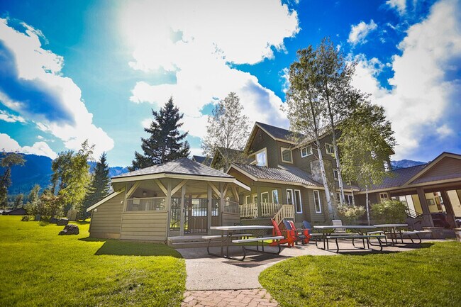 Photo - 4559 Timberline Crescent Unit SI ID1473908P
