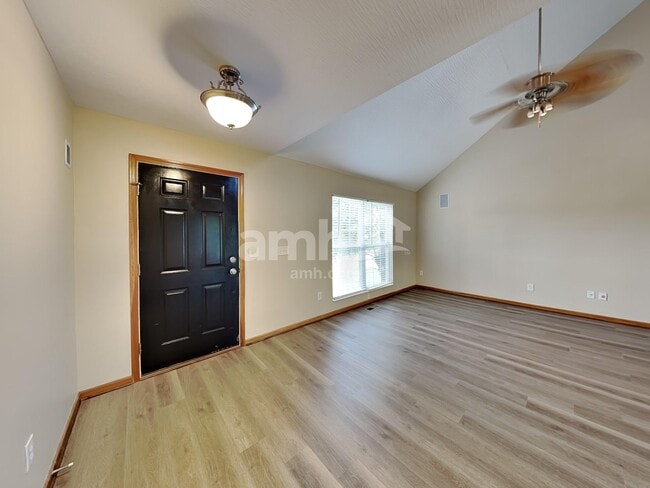 16 Stoney Bluff Way