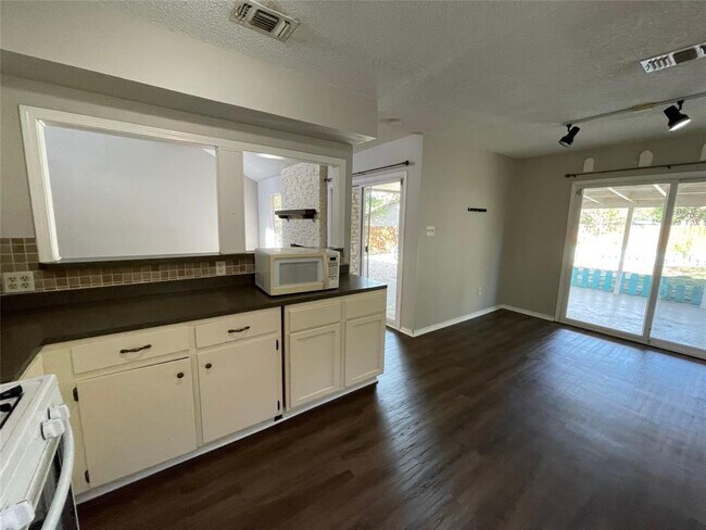 Photo - 412 Blue Valley Dr