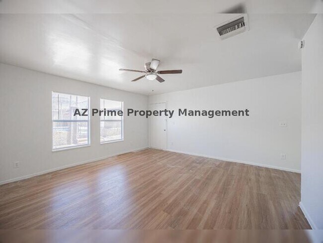 Photo - 925 W Peoria Ave Unit Apartment 29