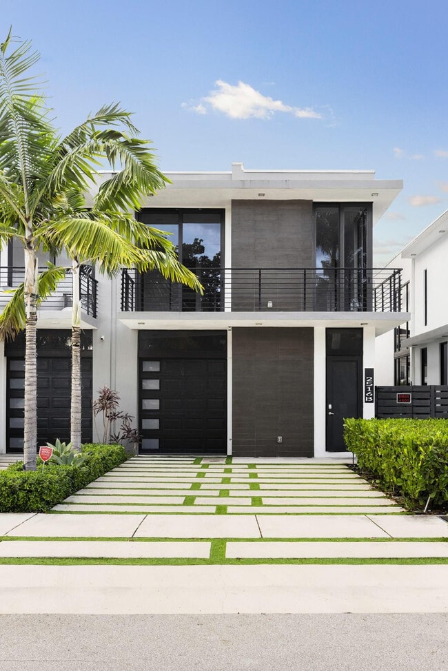 Photo - 2516 NE 21st St