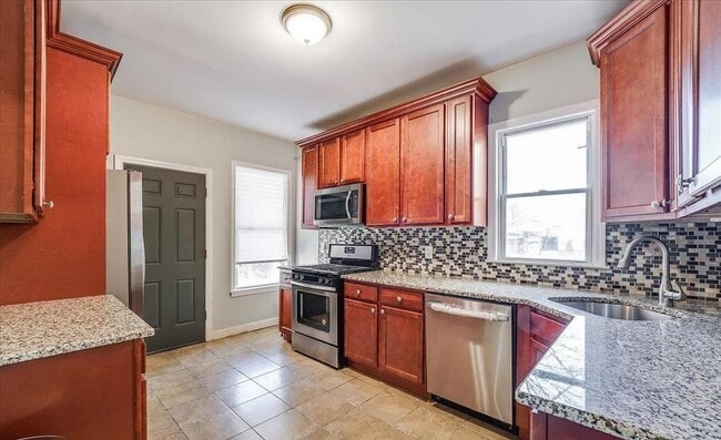 Building Photo - 36 Dwight St Unit 1 Rental