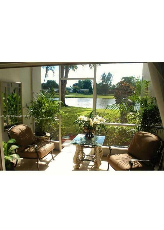 Photo - 2431 SW 82nd Ave Unidad 202