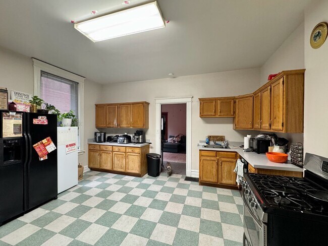 Photo - 2366 Victor St Unit SF