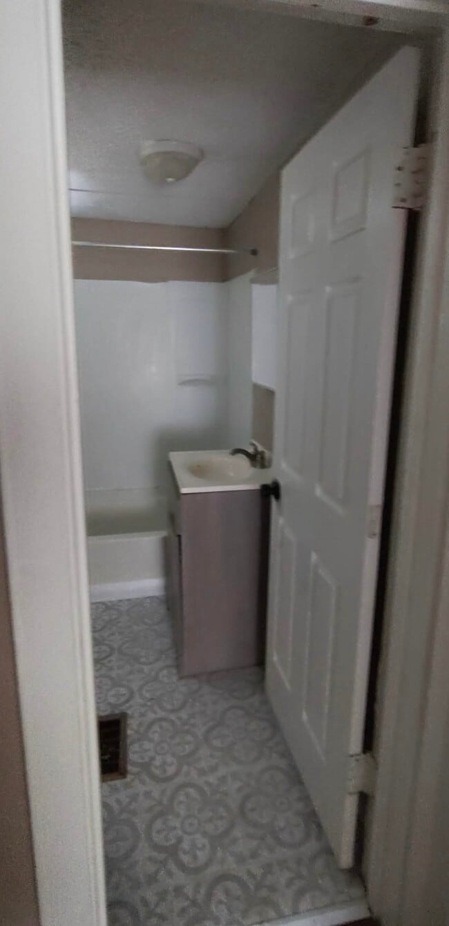 Photo - 1405 N Chester Ave