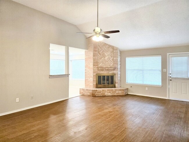 Photo - 9215 Newkay Ln