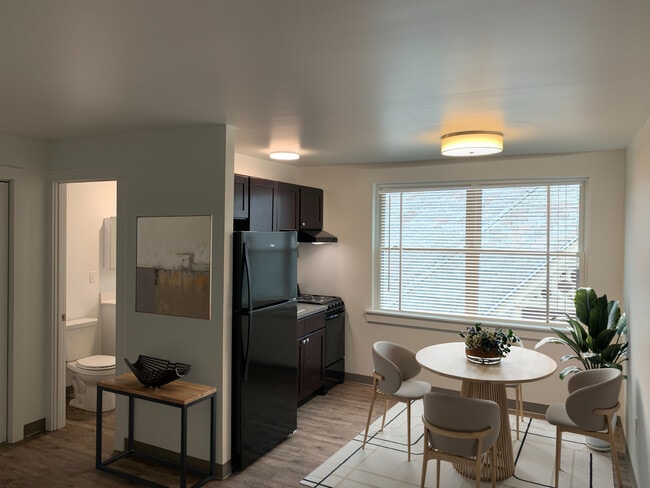 Photo - Executive House Apartments