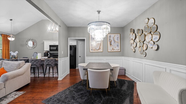 Photo - 807 Oshields Ct