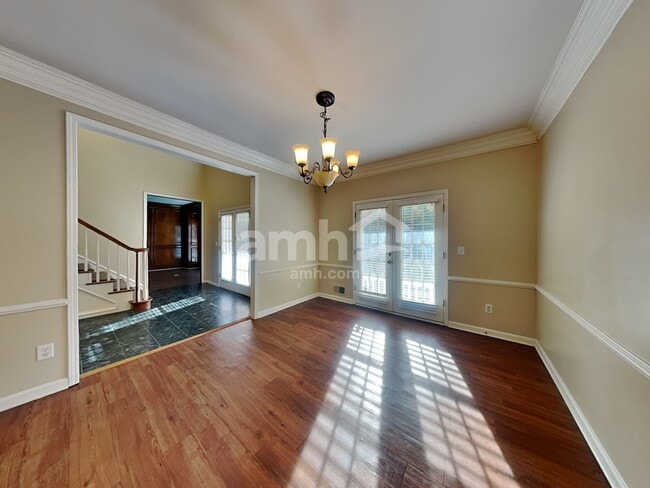 Photo - 1302 Hadaway Trail NE