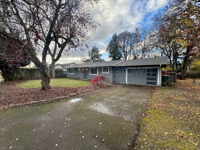 Photo - 435 SW Devon Ln