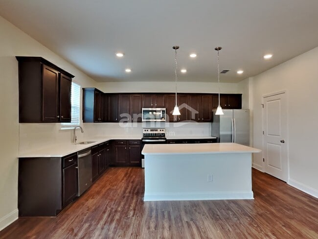 Photo - 153 Hazel Pk Dr