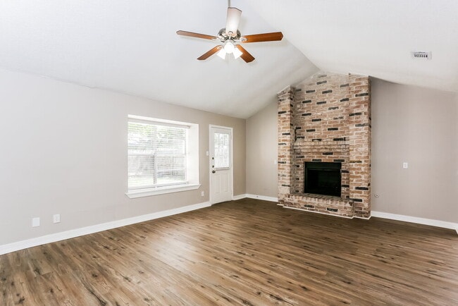 Photo - 5419 Deer Timbers Trail