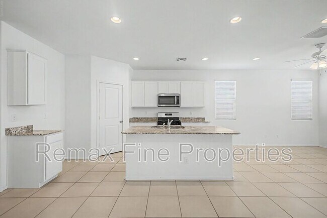 Photo - 15543 W Desert Hollow Dr
