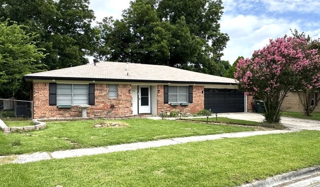 Photo - 708 Creek St