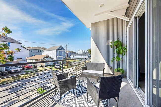 Photo - 1404 Goliad St