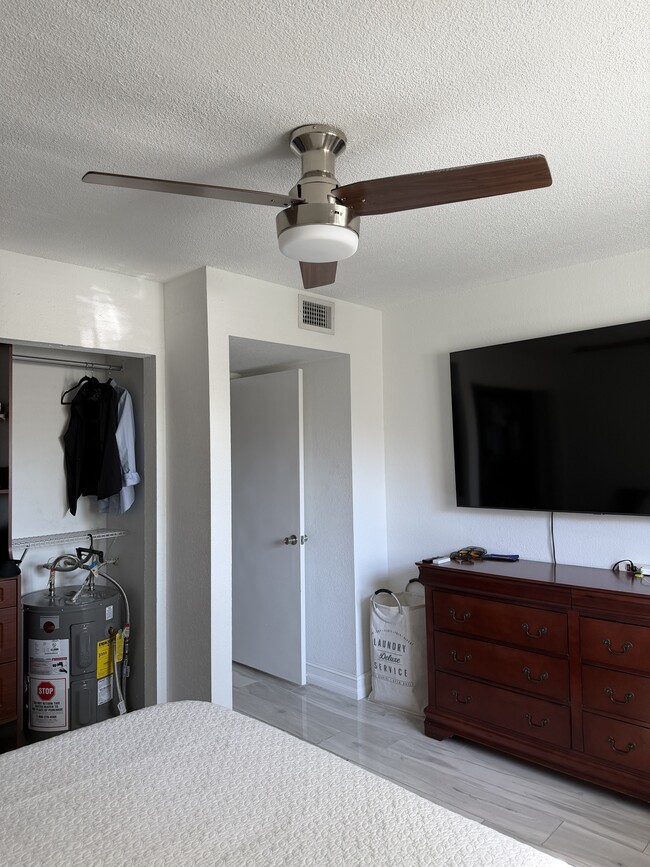 Photo - 5260 NE 6th Ave Unit 17D