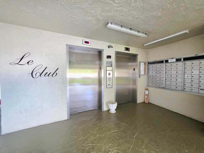 Photo - 2112 S Cypress Bend Dr Unit 707