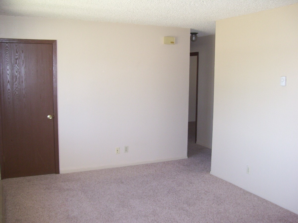Photo - Building 5, 250-256 Applewood Ct. Unit 252