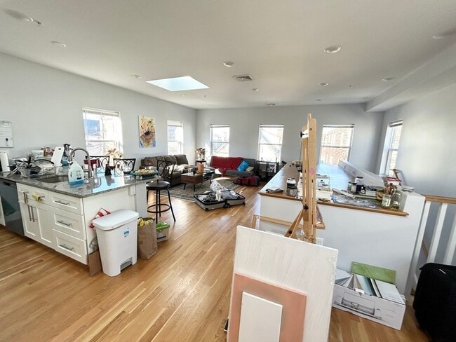 Photo - 65 Burrell St Unit 3