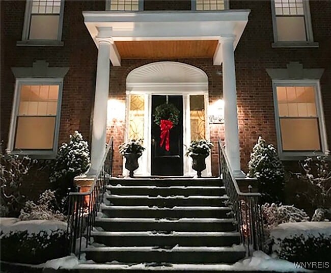 Photo - 186 Bidwell Pkwy