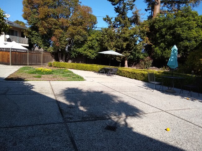 Photo - 1300 Montecito Ave