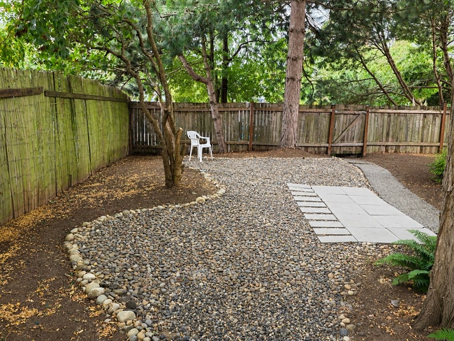 Área del patio - 4424 42nd Ave SW