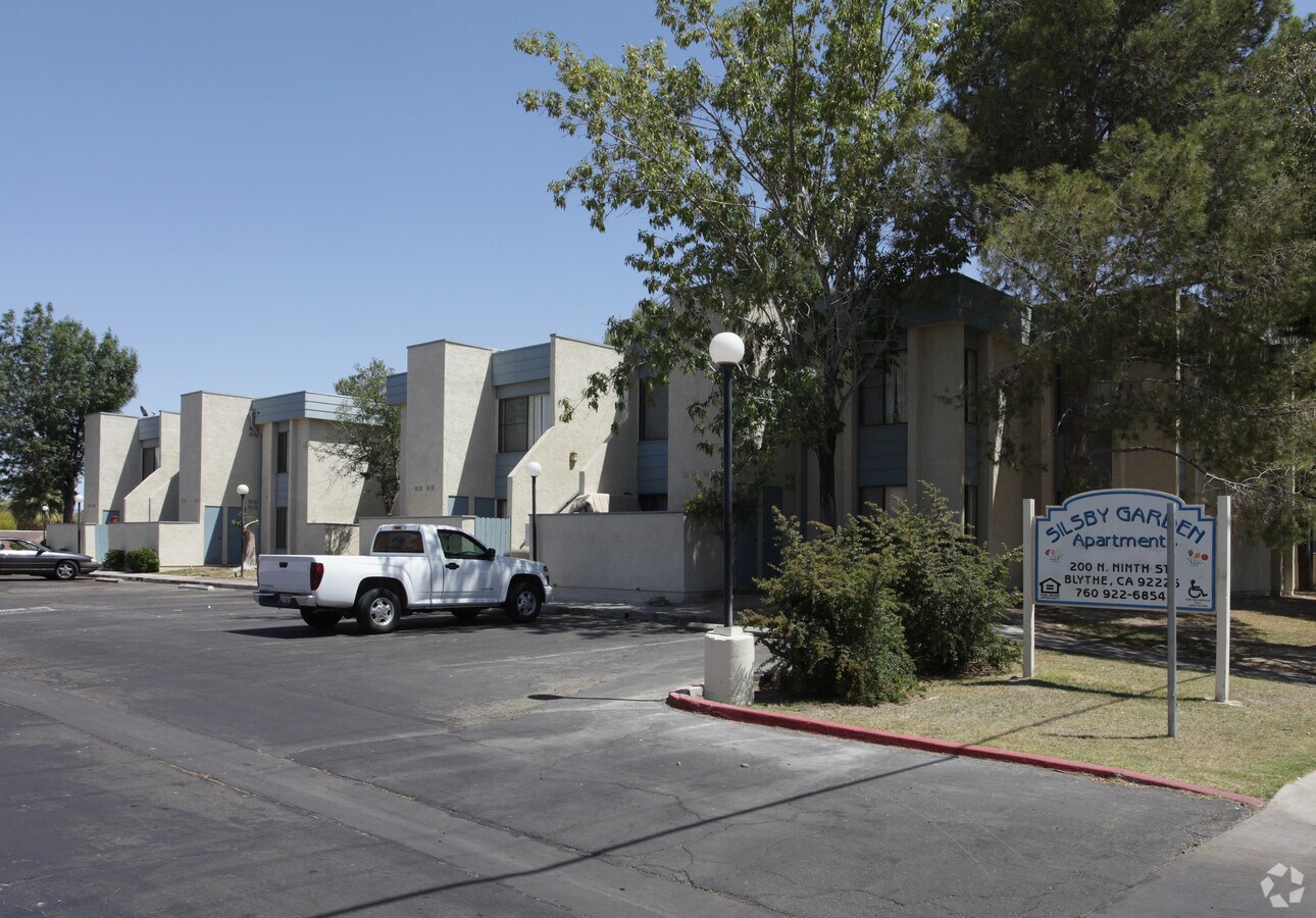 Photo - Silsby Garden Apartments
