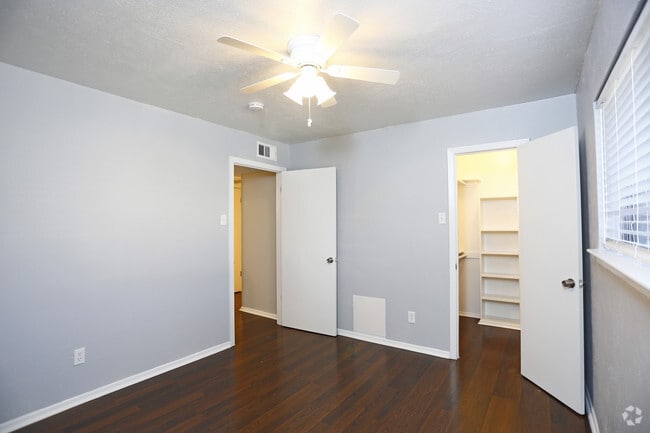 1BR,1BA - 478SF - #205 - BEDROOM - Bowser