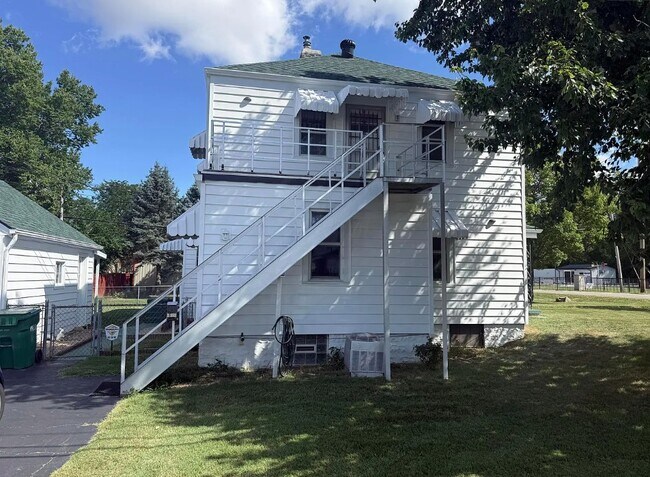 Photo - 4385 Lancaster Ave