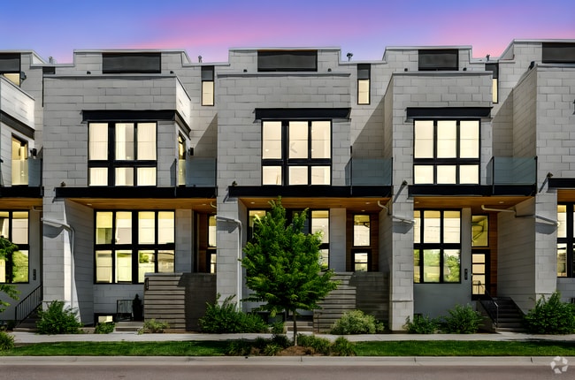 Building Photo - LUX 3BD, 5BA Modern Townhome Near Cherry C...